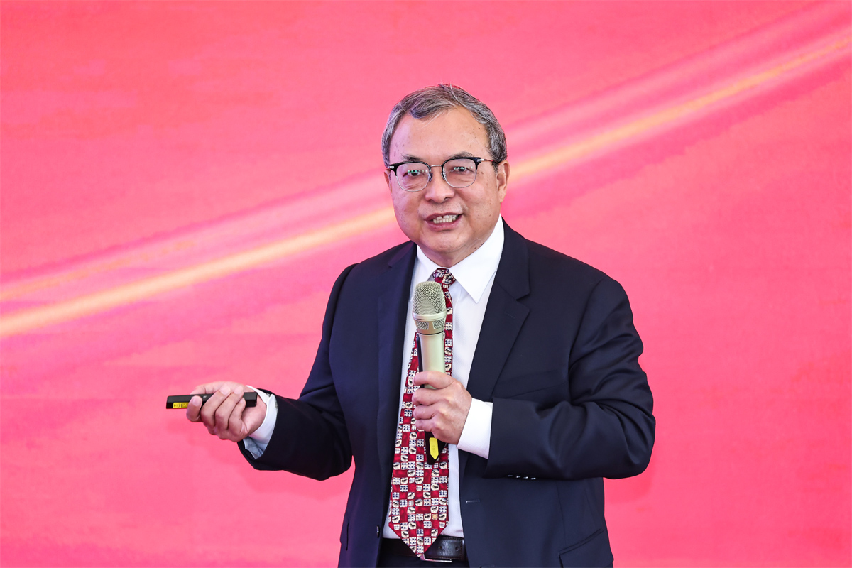 编辑后:图5 陈文辉发表大会演讲.jpg