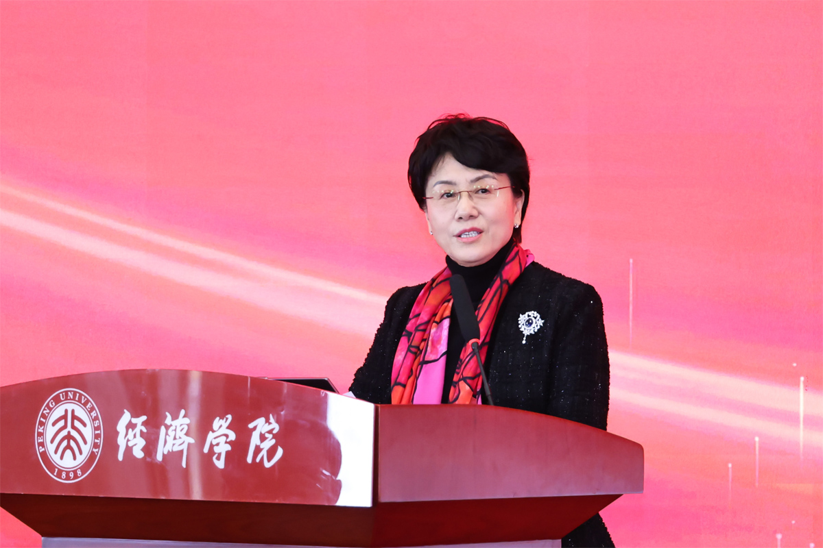 编辑后: 图2 孙祁祥发表开幕致辞.jpg